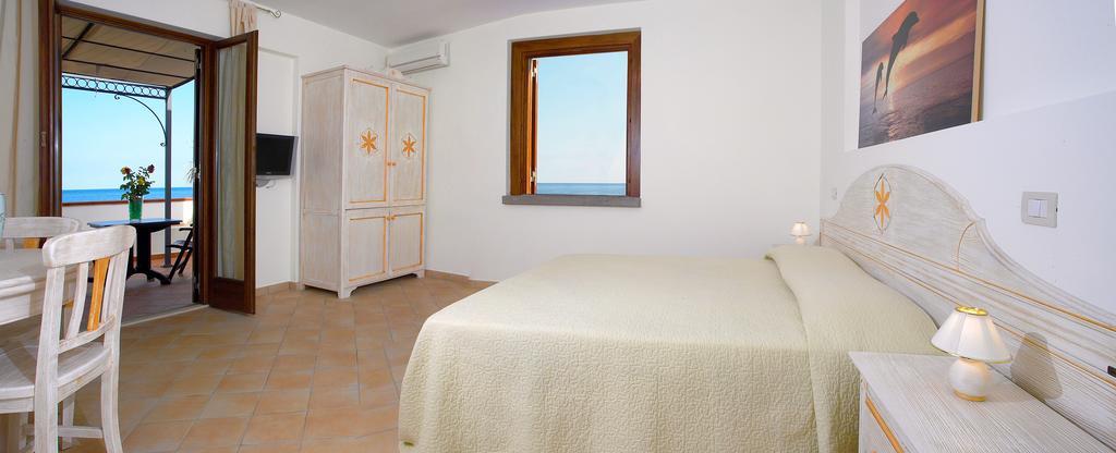 Hotel Residence Acquacalda ليباري الغرفة الصورة